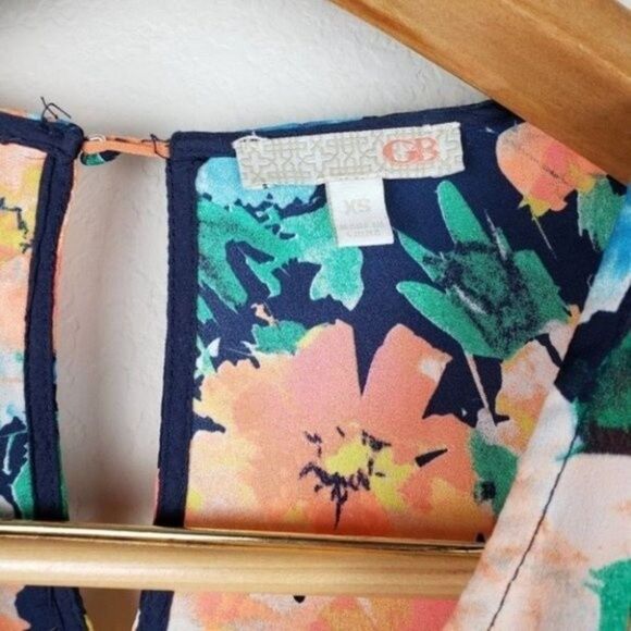 Gianni Bini floral print bell sleeve romper size XS - Picture 2 of 9